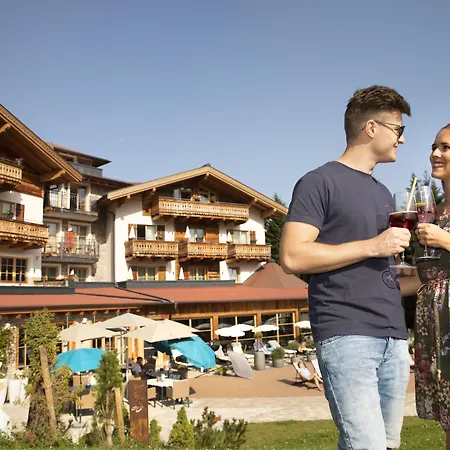 Berghotel Der Koenigsleitner - Adults Only-3